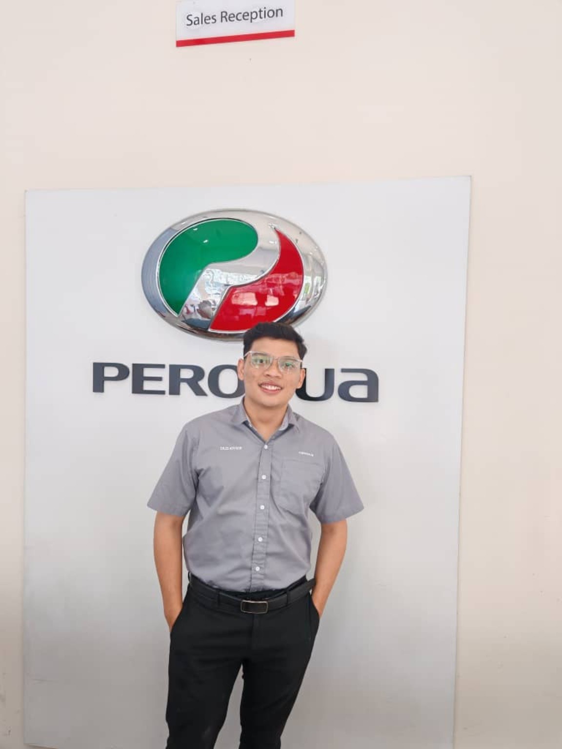 Mukmin, Sales Advisor Perodua di showroom